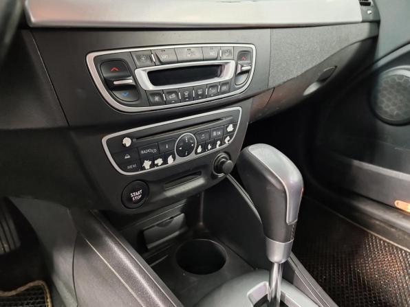 Renault Fluence I с пробегом 2012 года, цена 499 000 рублей, 235153 км, седан, Автокод Объявления