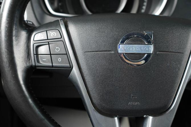 Volvo V40 II с пробегом 2014 года, цена 1 089 000 рублей, 240000 км, хэтчбек, Автокод Объявления