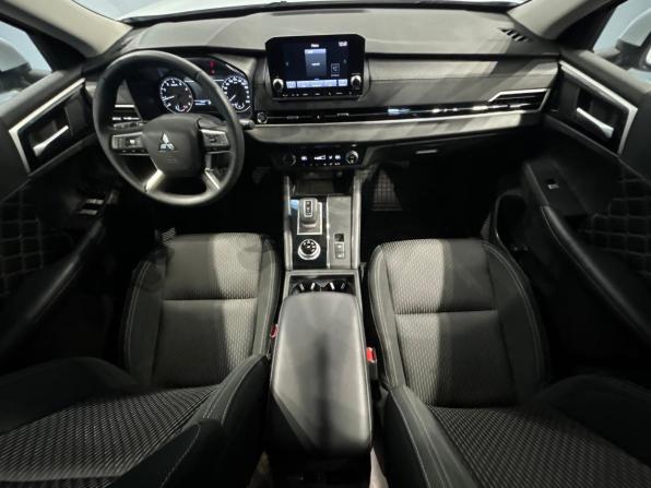 Mitsubishi Outlander IV с пробегом 2023 года, цена 3 727 000 рублей, 4661 км, внедорожник, Автокод Объявления