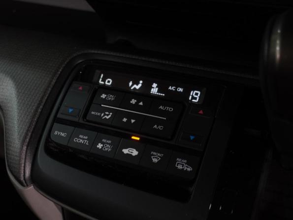 Honda Stepwgn V с пробегом 2017 года, цена 1 909 000 рублей, 41781 км, минивэн, Автокод Объявления
