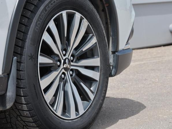 Mitsubishi Outlander III Рестайлинг 3 с пробегом 2019 года, цена 1 701 900 рублей, 187828 км, внедорожник, Автокод Объявления