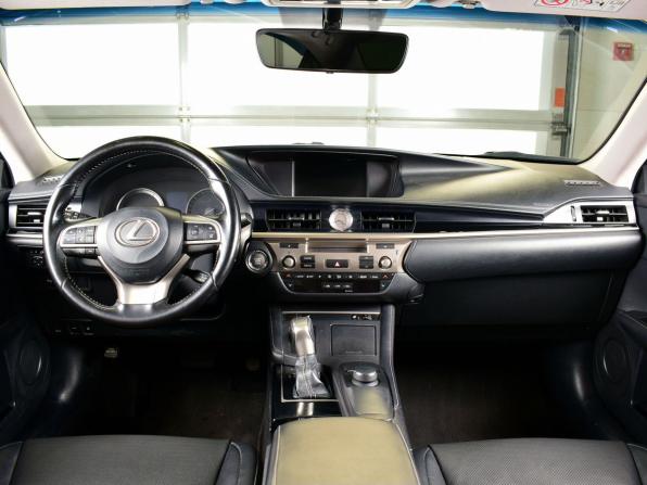 Lexus ES VI Рестайлинг с пробегом 2017 года, цена 3 349 995 рублей, 163125 км, седан, Автокод Объявления