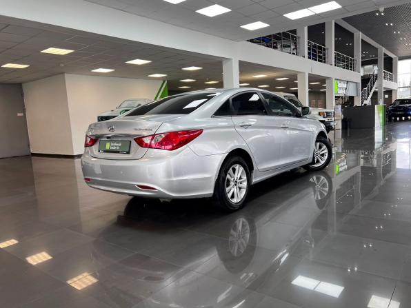 Hyundai Sonata VI (YF) с пробегом 2011 года, цена 945 000 рублей, 267025 км, седан, Автокод Объявления