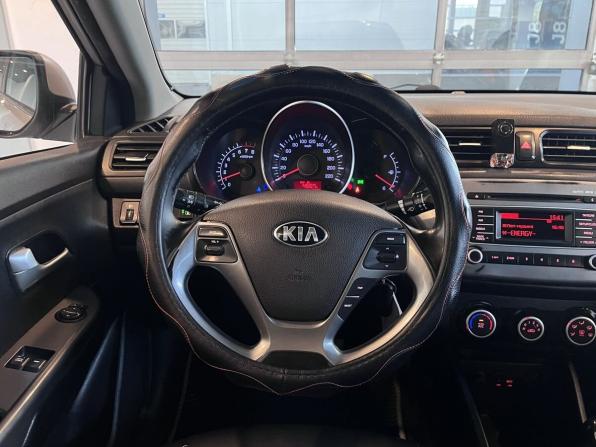 Kia Rio III Рестайлинг с пробегом 2017 года, цена 965 000 рублей, 178645 км, седан, Автокод Объявления