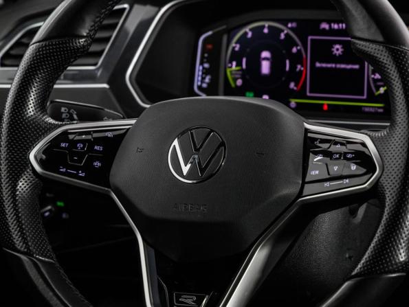 Volkswagen Tiguan II Рестайлинг с пробегом 2021 года, цена 3 199 000 рублей, 150327 км, внедорожник, Автокод Объявления