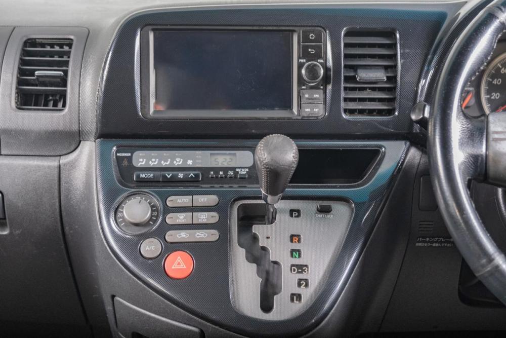Toyota Wish I Рестайлинг Томск  - изображение 14