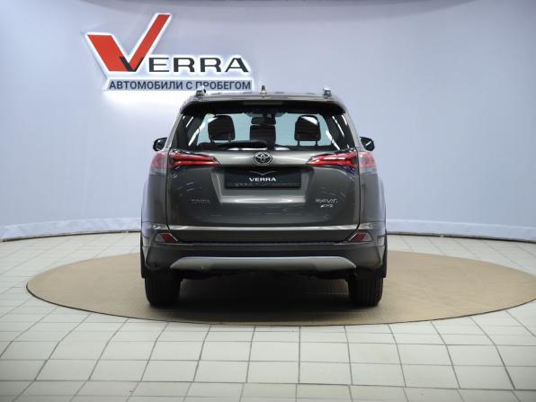 Toyota RAV4 IV (XA40) Рестайлинг с пробегом 2018 года, цена 2 630 000 рублей, 109428 км, внедорожник, Автокод Объявления