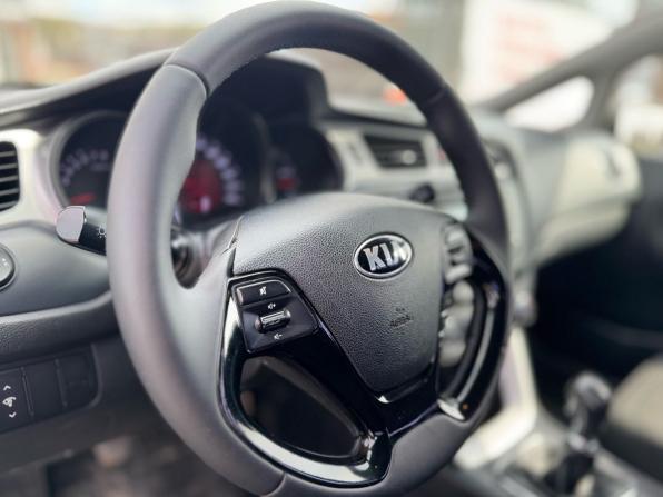 Kia Ceed II с пробегом 2012 года, цена 999 000 рублей, 161000 км, универсал, Автокод Объявления