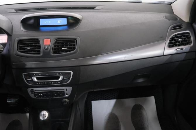 Renault Fluence I Рестайлинг с пробегом 2014 года, цена 649 000 рублей, 383000 км, седан, Автокод Объявления
