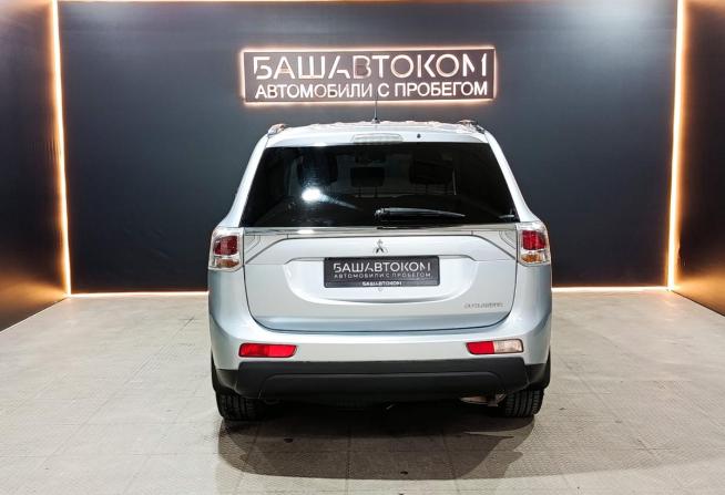 Mitsubishi Outlander III с пробегом 2012 года, цена 1 430 000 рублей, 197861 км, внедорожник, Автокод Объявления