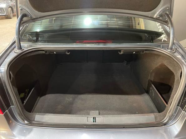 Volkswagen Passat B7 с пробегом 2011 года, цена 650 000 рублей, 299120 км, седан, Автокод Объявления