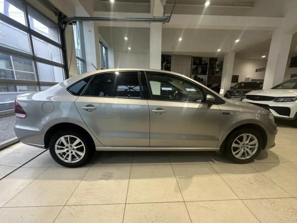 Volkswagen Polo V Рестайлинг с пробегом 2018 года, цена 999 000 рублей, 175000 км, седан, Автокод Объявления