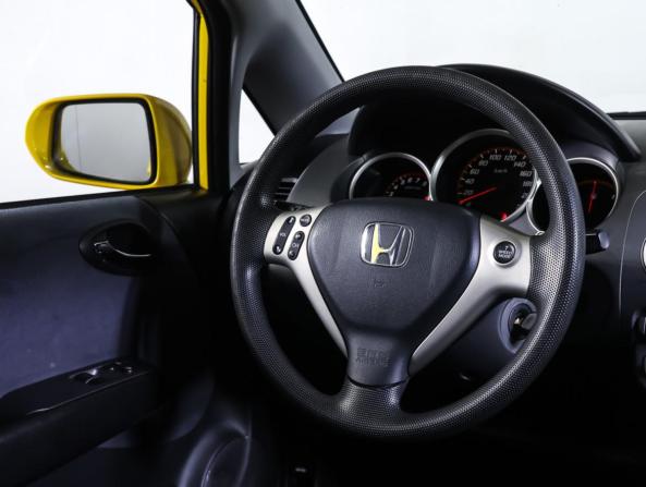 Honda Jazz I Рестайлинг с пробегом 2006 года, цена 650 000 рублей, 177000 км, хэтчбек, Автокод Объявления