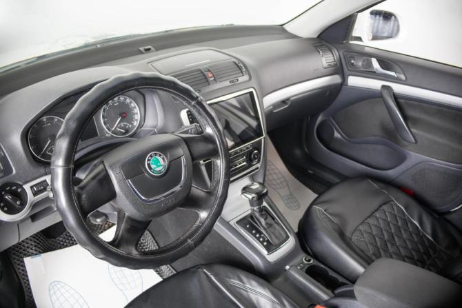 Skoda Octavia II (A5) Рестайлинг с пробегом 2012 года, цена 719 000 рублей, 333453 км, лифтбек, Автокод Объявления