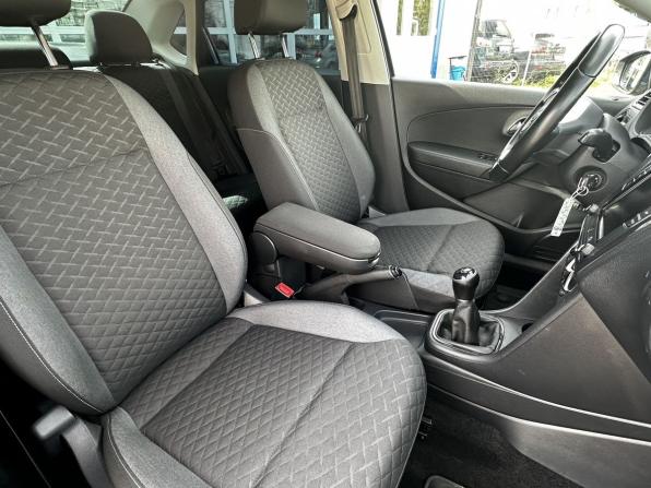 Volkswagen Polo V Рестайлинг с пробегом 2018 года, цена 985 000 рублей, 219012 км, седан, Автокод Объявления