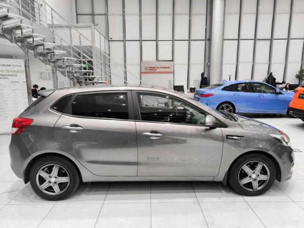 Kia Rio III Рестайлинг с пробегом 2015 года, цена 1 270 000 рублей, 64438 км, хэтчбек, Автокод Объявления