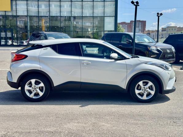 Toyota C-HR I с пробегом 2018 года, цена 1 940 000 рублей, 135991 км, внедорожник, Автокод Объявления