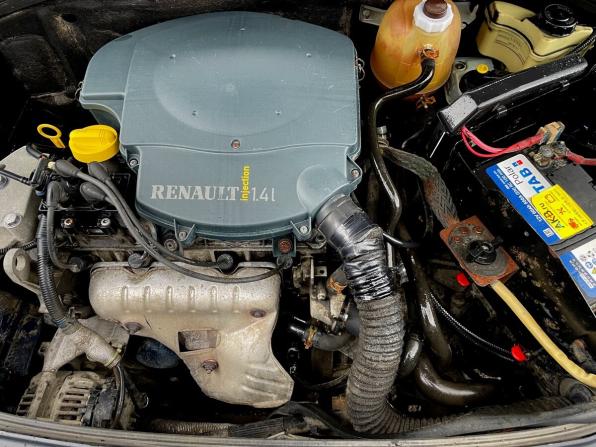 Renault Symbol I Рестайлинг с пробегом 2002 года, цена 305 000 рублей, 145209 км, седан, Автокод Объявления