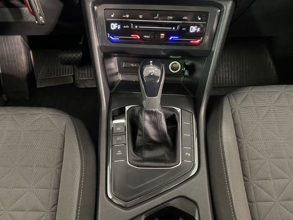 Volkswagen Tiguan II Рестайлинг с пробегом 2021 года, цена 2 850 000 рублей, 54606 км, внедорожник, Автокод Объявления