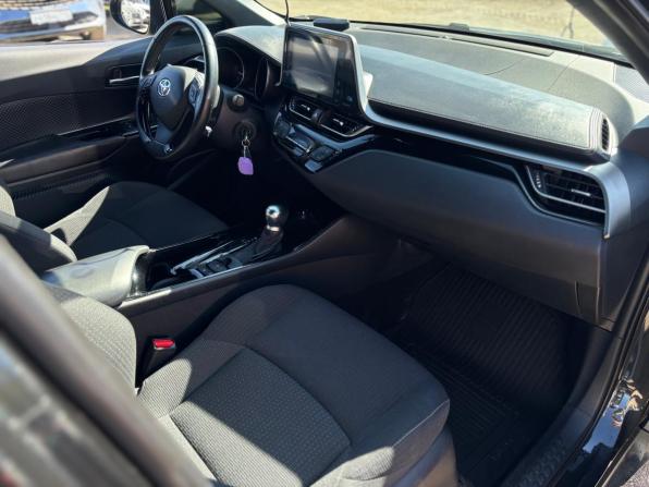Toyota C-HR I Рестайлинг с пробегом 2019 года, цена 2 362 000 рублей, 99543 км, внедорожник, Автокод Объявления