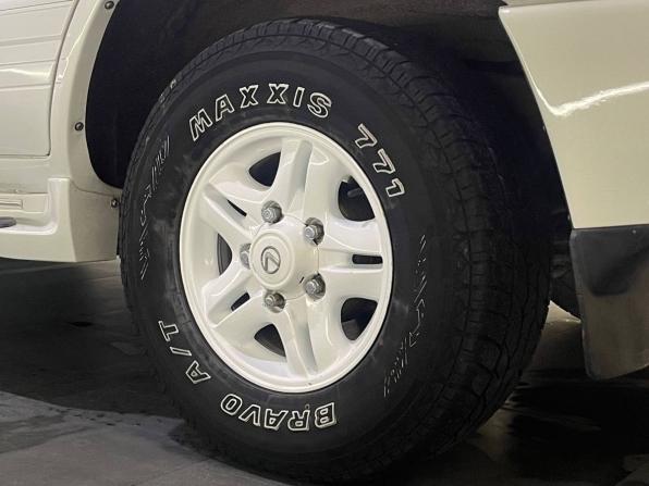 Lexus LX II с пробегом 2002 года, цена 1 749 000 рублей, 301878 км, внедорожник, Автокод Объявления