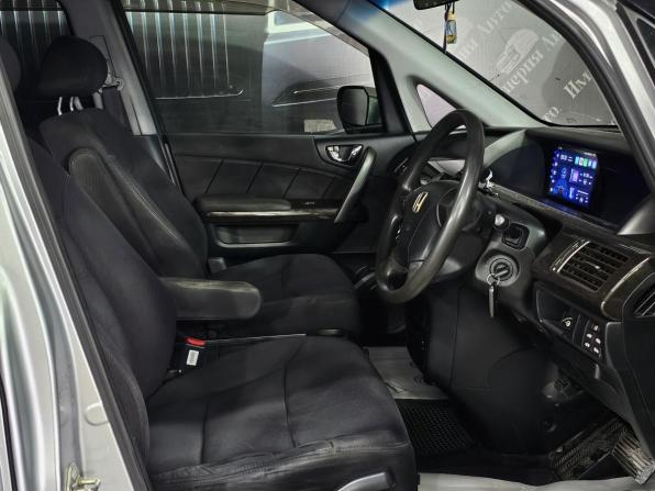 Honda Elysion I Рестайлинг с пробегом 2009 года, цена 1 280 000 рублей, 299500 км, минивэн, Автокод Объявления