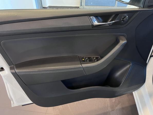 Skoda Rapid II с пробегом 2021 года, цена 1 680 000 рублей, 44176 км, лифтбек, Автокод Объявления