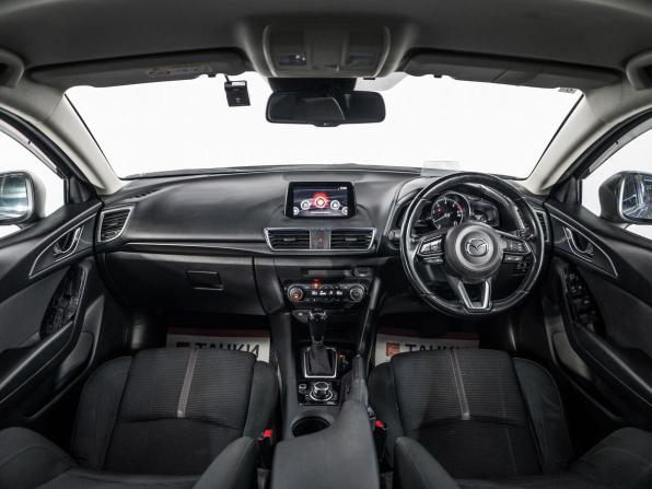 Mazda Axela III Рестайлинг с пробегом 2017 года, цена 1 330 000 рублей, 121461 км, седан, Автокод Объявления