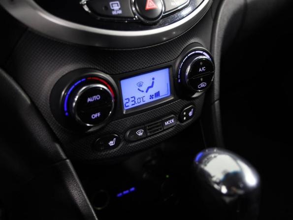 Hyundai Solaris I с пробегом 2013 года, цена 699 000 рублей, 236136 км, хэтчбек, Автокод Объявления