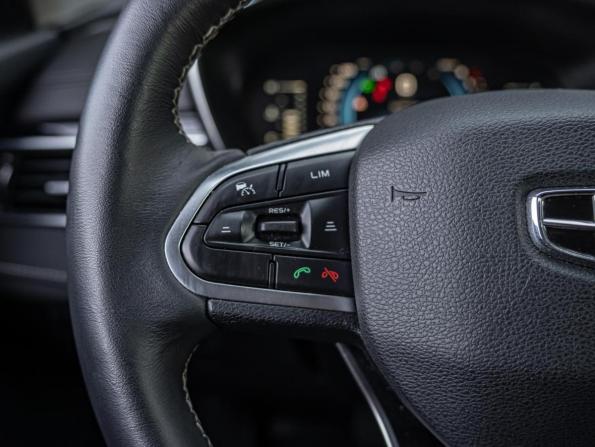 Geely Atlas Pro с пробегом 2022 года, цена 1 810 000 рублей, 50201 км, внедорожник, Автокод Объявления