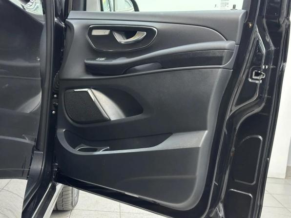 Mercedes-Benz V-Класс III (W447) Рестайлинг 2 с пробегом 2024 года, цена 12 990 000 рублей, 38256 км, минивэн, Автокод Объявления