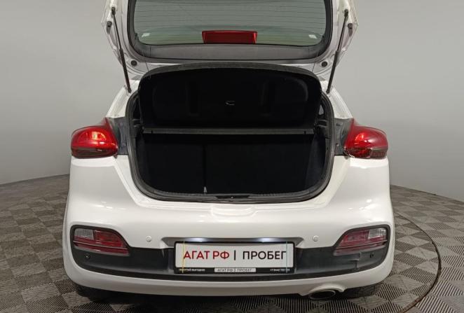 Kia Ceed II с пробегом 2015 года, цена 965 000 рублей, 177228 км, хэтчбек, Автокод Объявления