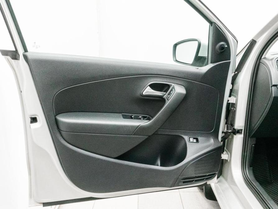 Volkswagen Polo V Красноярск  - изображение 10