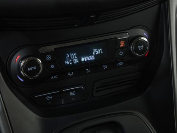 Ford Kuga II с пробегом 2016 года, цена 1 135 000 рублей, 219799 км, внедорожник, Автокод Объявления