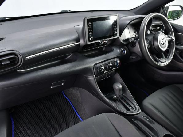 Toyota Yaris IV с пробегом 2020 года, цена 1 170 000 рублей, 115009 км, хэтчбек, Автокод Объявления