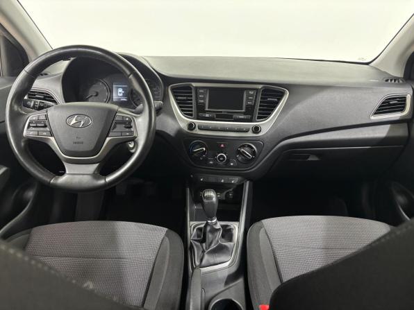 Hyundai Solaris II с пробегом 2018 года, цена 1 350 000 рублей, 63904 км, седан, Автокод Объявления