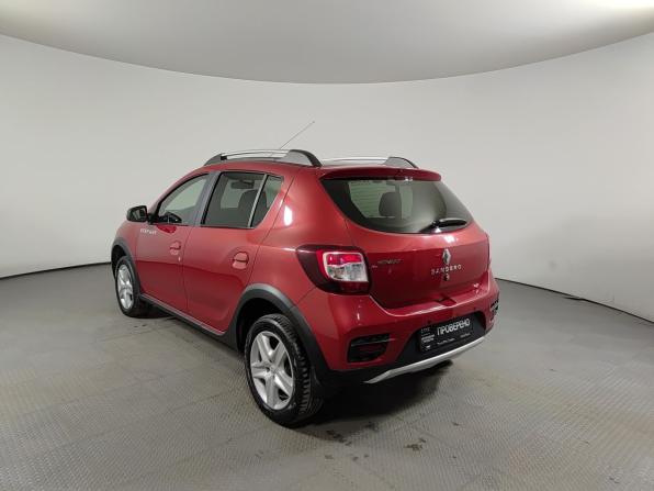 Renault Sandero II с пробегом 2017 года, цена 875 000 рублей, 197554 км, хэтчбек, Автокод Объявления
