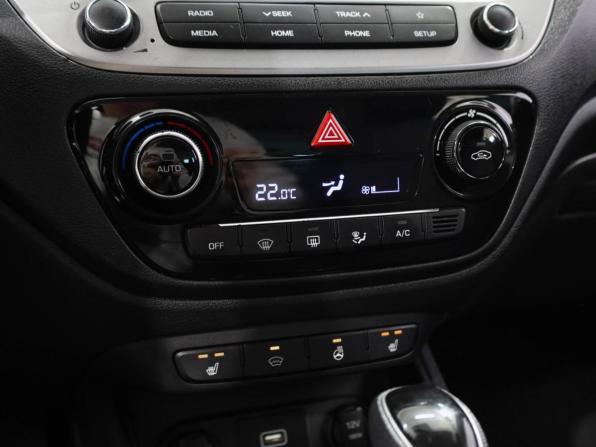 Hyundai Solaris II с пробегом 2019 года, цена 1 399 000 рублей, 142414 км, седан, Автокод Объявления
