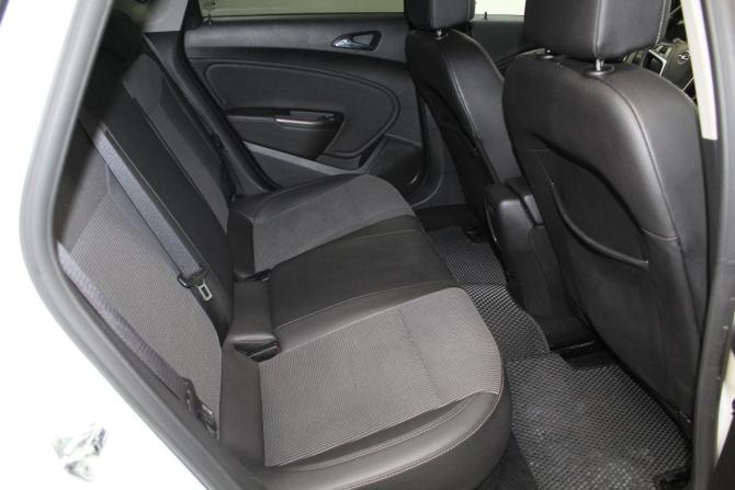 Opel Astra J с пробегом 2010 года, цена 629 000 рублей, 172852 км, хэтчбек, Автокод Объявления