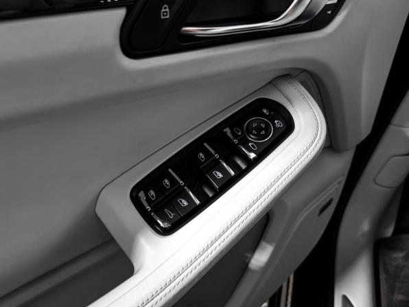 Porsche Macan I Рестайлинг с пробегом 2019 года, цена 5 200 000 рублей, 70569 км, внедорожник, Автокод Объявления