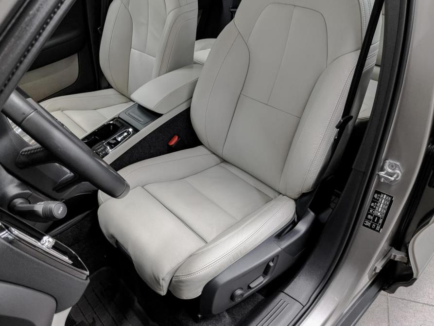 Volvo XC40 I Москва  - изображение 19