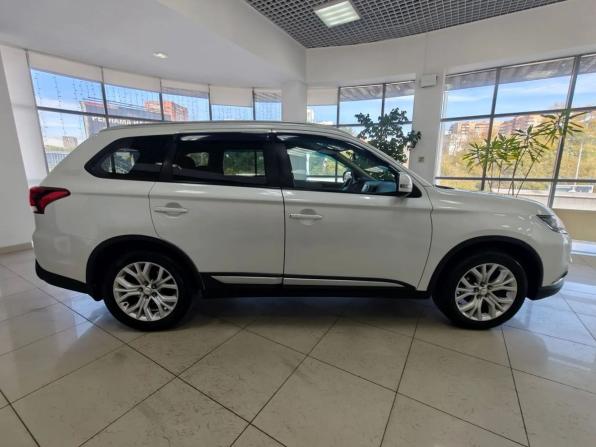 Mitsubishi Outlander III Рестайлинг 2 с пробегом 2018 года, цена 1 799 000 рублей, 151200 км, внедорожник, Автокод Объявления