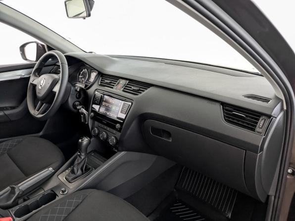 Skoda Octavia III (A7) Рестайлинг с пробегом 2019 года, цена 1 750 000 рублей, 97886 км, лифтбек, Автокод Объявления