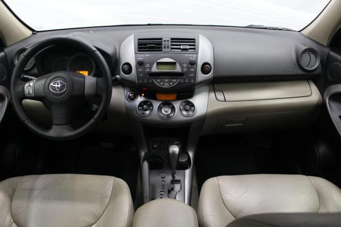 Toyota RAV4 III (XA30) с пробегом 2007 года, цена 1 100 000 рублей, 242002 км, внедорожник, Автокод Объявления