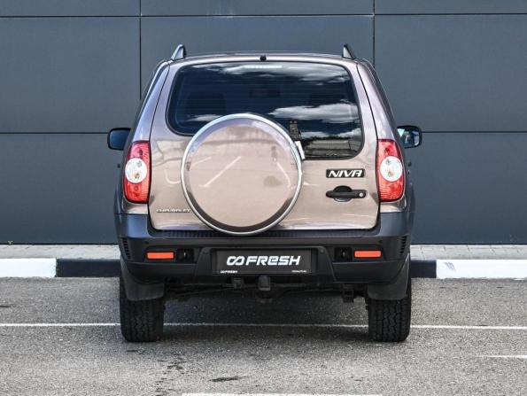 Chevrolet Niva I Рестайлинг с пробегом 2018 года, цена 959 000 рублей, 140303 км, внедорожник, Автокод Объявления