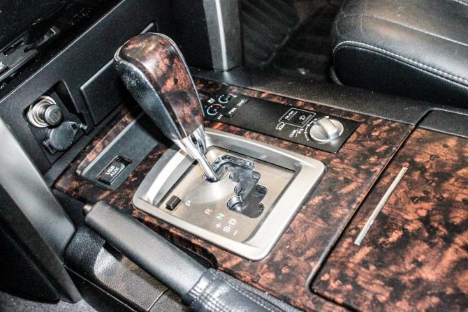 Toyota Land Cruiser 200 Series Рестайлинг 1 с пробегом 2013 года, цена 3 950 000 рублей, 221571 км, внедорожник, Автокод Объявления