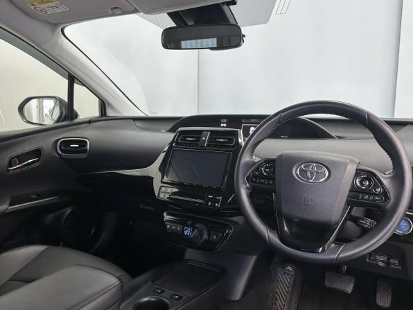 Toyota Prius IV (XW50) с пробегом 2019 года, цена 2 150 000 рублей, 76115 км, лифтбек, Автокод Объявления