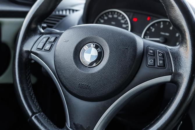 BMW 1 серии I (E81/E82/E87/E88) Рестайлинг с пробегом 2010 года, цена 655 000 рублей, 304000 км, хэтчбек, Автокод Объявления