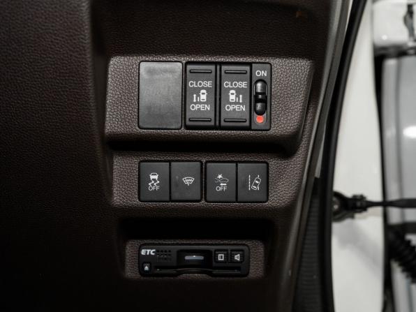 Honda Freed II с пробегом 2018 года, цена 1 415 000 рублей, 130210 км, компактвэн, Автокод Объявления