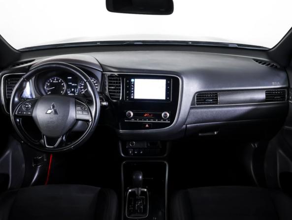 Mitsubishi Outlander III Рестайлинг 3 с пробегом 2021 года, цена 2 464 000 рублей, 106100 км, внедорожник, Автокод Объявления